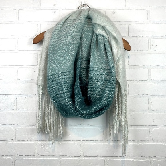 Vintage Accessories - Super Plush Soft and Cozy Blue and White Striped Blanket Scarf with Fringe